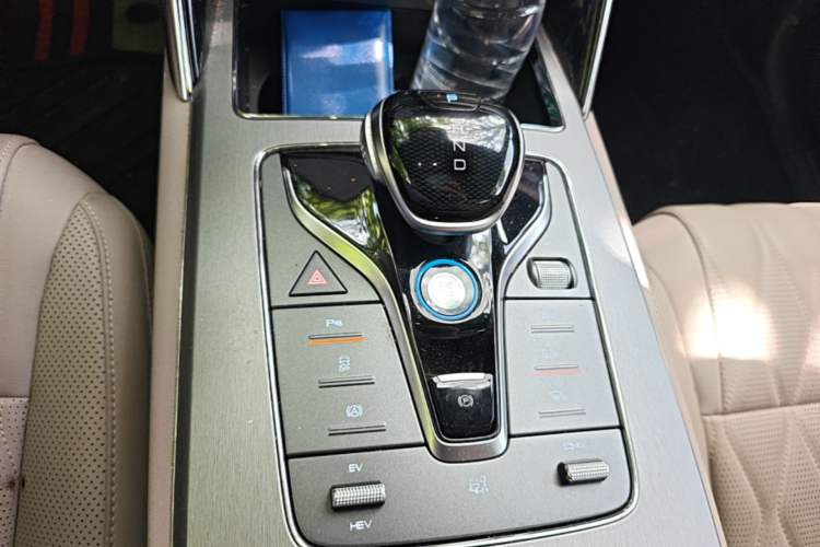 Used BYD Tang New Energy 2024 DM-i Glory Edition 112KM Prestige Model Gear Lever