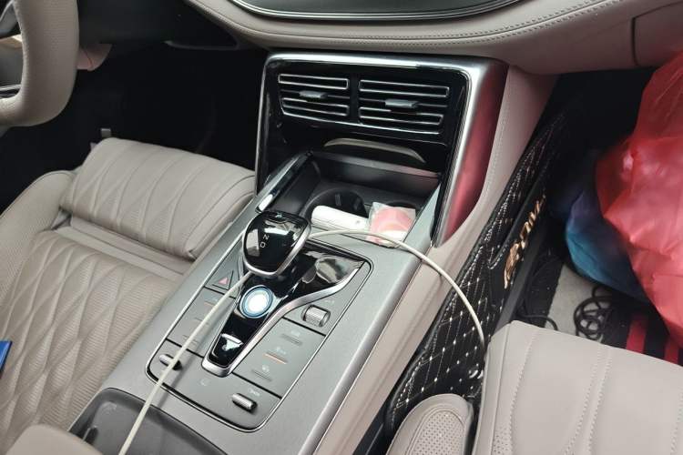 Used BYD Tang New Energy 2024 DM-i Glory Edition 200KM Flagship Model Gear Lever