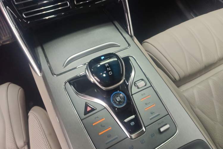 Used BYD Tang New Energy 2024 DM-p Champion Edition 215 km All-Wheel-Drive Flagship Model Gear Lever