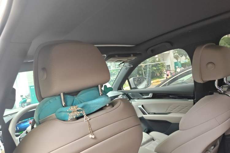 Used BYD Tang New Energy 2024 DM-i Glory Edition 200KM Flagship Model Headliner