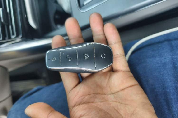 Used BYD Tang New Energy 2024 EV Glory Edition 730KM Premium Model Interior 1