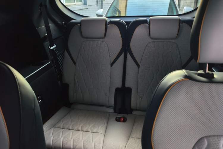 Used BYD Tang New Energy 2024 EV Glory Edition 730KM Premium Model Interior 4