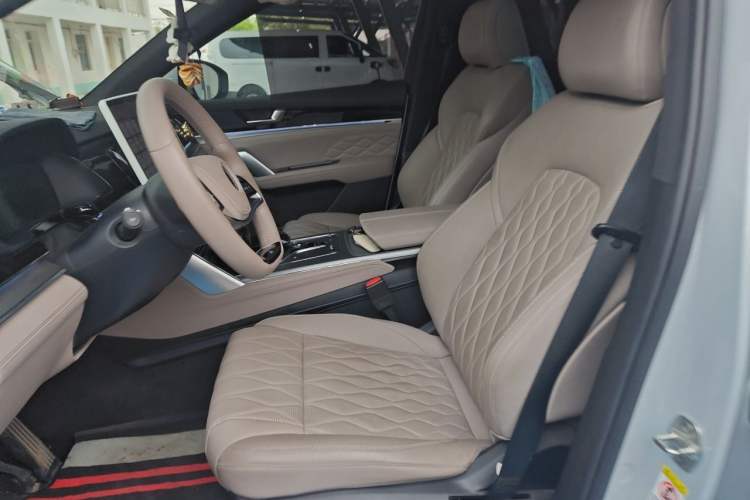 Used BYD Tang New Energy 2024 DM-i Glory Edition 112KM Prestige Model Left Front Seat