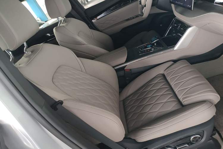 Used BYD Tang New Energy 2024 DM-p Champion Edition 215 km All-Wheel-Drive Flagship Model Right Front Seat
