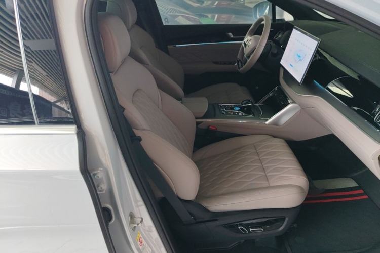 Used BYD Tang New Energy 2024 DM-i Glory Edition 112KM Prestige Model Right Front Seat