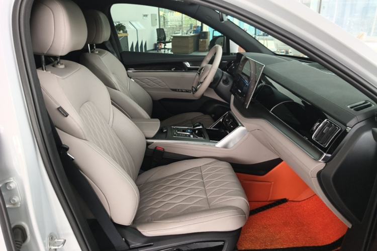 Used BYD Tang New Energy 2024 DM-i Glory Edition 112KM Prestige Model Right Front Seat