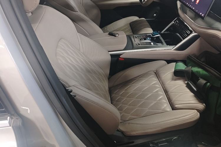 Used BYD Tang New Energy 2024 DM-p Champion Edition 215 km All-Wheel-Drive Flagship Model Right Front Seat