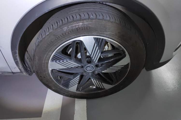 Used BYD Tang New Energy 2024 DM-i Glory Edition 112KM Prestige Model Right Front Wheel Hub