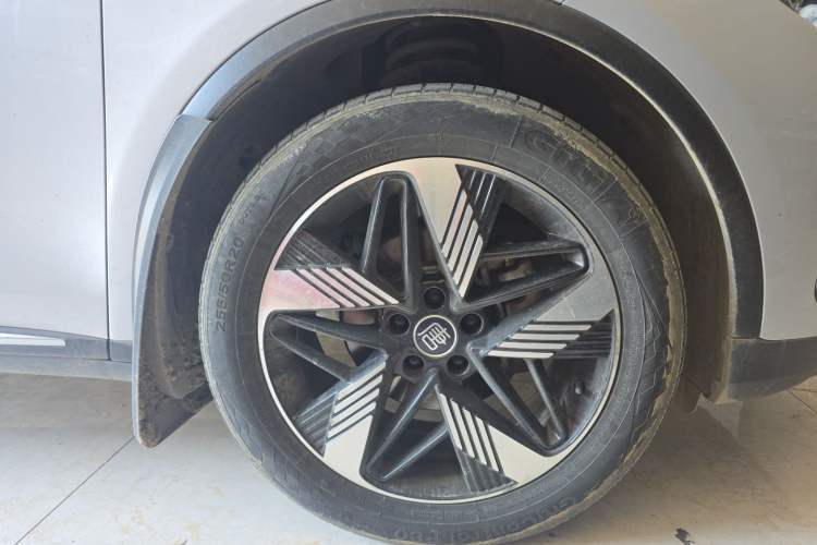 Used BYD Tang New Energy 2024 DM-i Glory Edition 112KM Prestige Model Right Front Wheel Hub