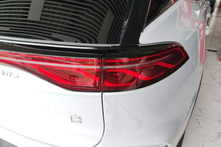 Used BYD Tang New Energy 2024 DM-i Glory Edition 112KM Prestige Model Right Rear Taillight