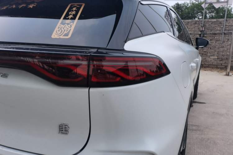 Used BYD Tang New Energy 2024 DM-i Glory Edition 112KM Prestige Model Right Rear Taillight