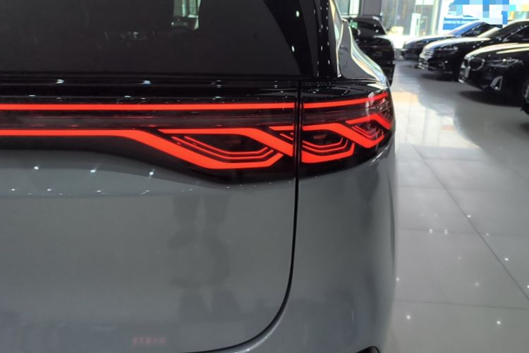 Used BYD Tang New Energy 2024 EV Champion Edition 730KM Deluxe Model Right Rear Taillight