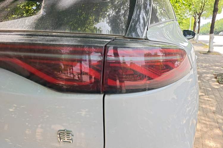 Used BYD Tang New Energy 2024 DM-i Glory Edition 112KM Prestige Model Right Rear Taillight