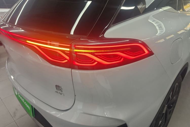 Used BYD Tang New Energy 2024 DM-p Champion Edition 215 km All-Wheel-Drive Flagship Model Right Rear Taillight