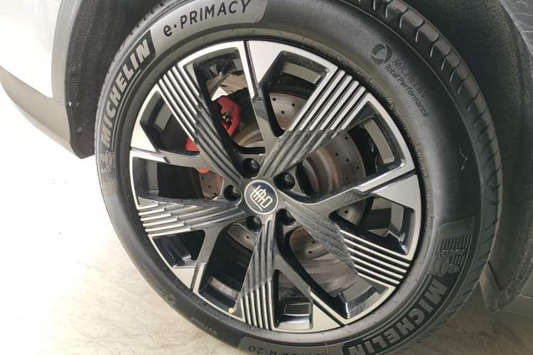 Used BYD Tang New Energy 2024 DM-p Champion Edition 215 km All-Wheel-Drive Flagship Model Right Rear Wheel Hub
