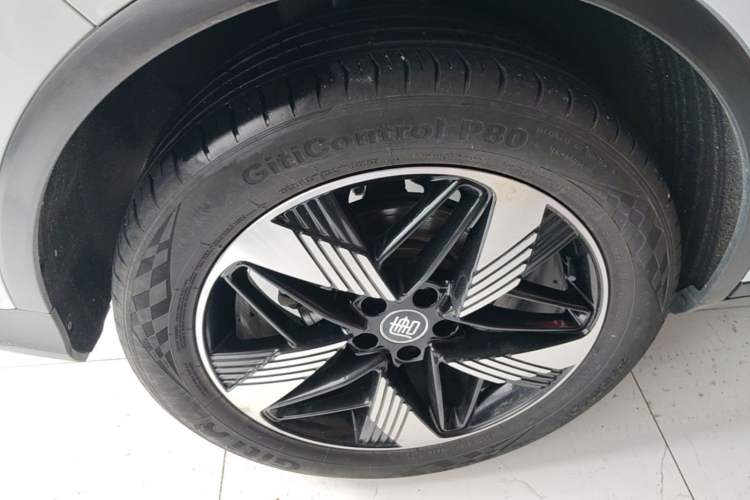 Used BYD Tang New Energy 2024 DM-i Glory Edition 112KM Prestige Model Right Rear Wheel Hub