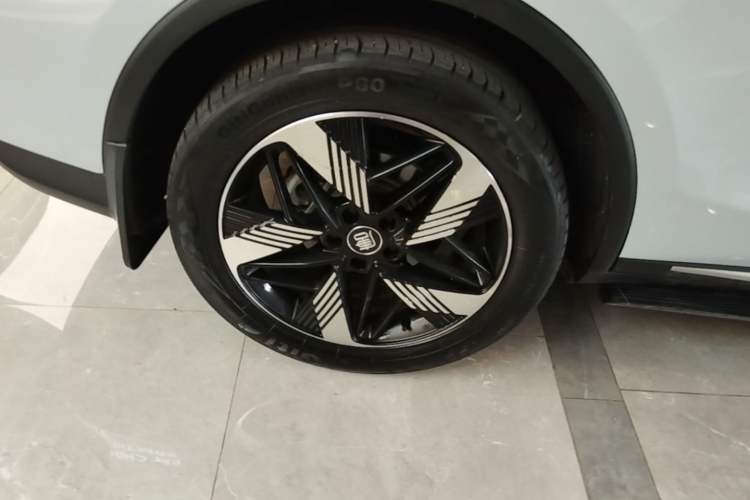 Used BYD Tang New Energy 2024 DM-i Glory Edition 112KM Prestige Model Right Rear Wheel Hub