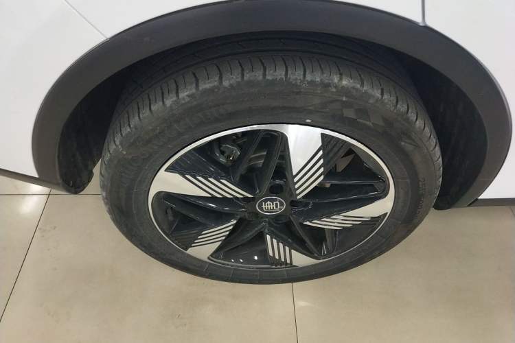 Used BYD Tang New Energy 2024 DM-i Glory Edition 112KM Prestige Model Right Rear Wheel Hub