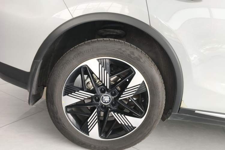 Used BYD Tang New Energy 2024 DM-i Glory Edition 112KM Prestige Model Right Rear Wheel Hub