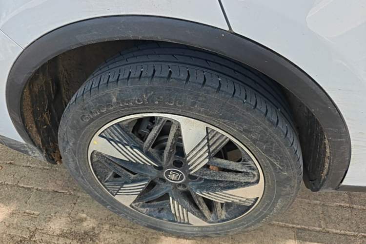 Used BYD Tang New Energy 2024 DM-i Glory Edition 112KM Prestige Model Right Rear Wheel Hub