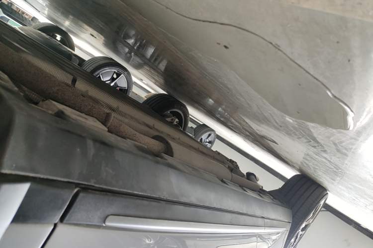 Used BYD Tang New Energy 2024 DM-p Champion Edition 215 km All-Wheel-Drive Flagship Model Right Side Sill
