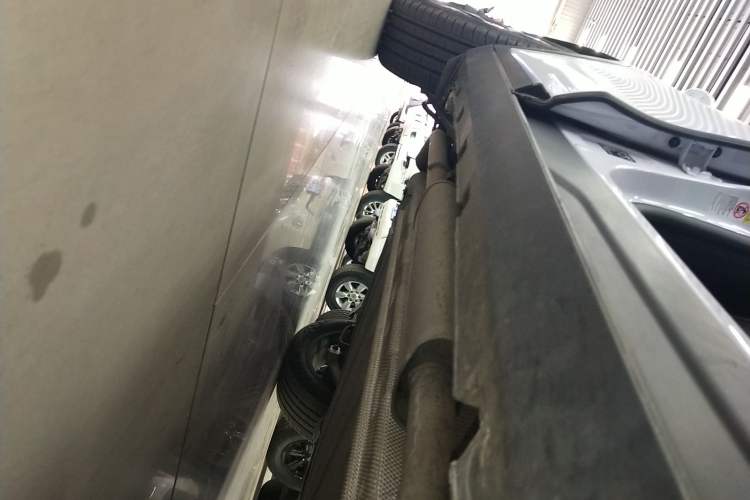 Used BYD Tang New Energy 2024 DM-i Glory Edition 112KM Prestige Model Right Side Sill