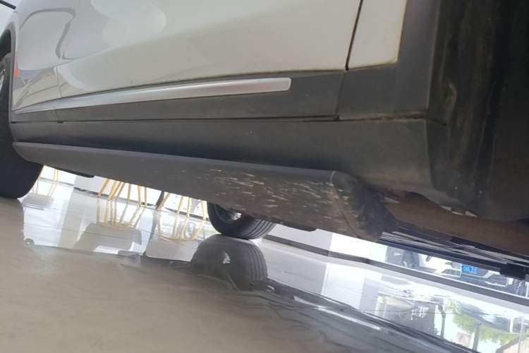 Used BYD Tang New Energy 2024 DM-i Glory Edition 112KM Prestige Model Right Side Sill