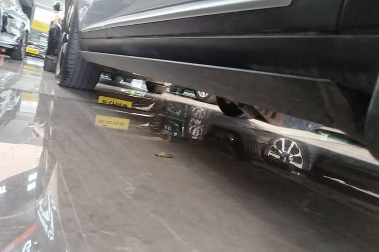Used BYD Tang New Energy 2024 DM-i Glory Edition 112KM Prestige Model Right Side Sill