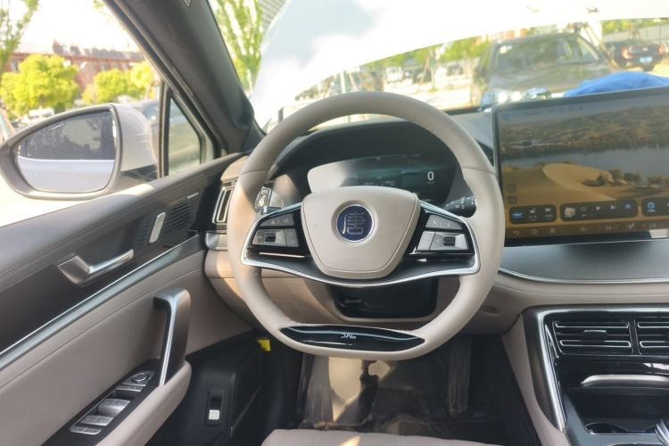 Used BYD Tang New Energy 2024 EV Glory Edition 730KM Premium Model Steering Wheel