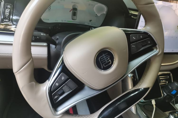 Used BYD Tang New Energy 2024 EV Glory Edition 600KM Premium Model Steering Wheel