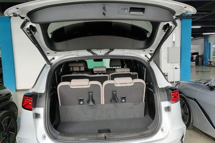 Used BYD Tang New Energy 2024 DM-p Champion Edition 215 km All-Wheel-Drive Flagship Model Trunk