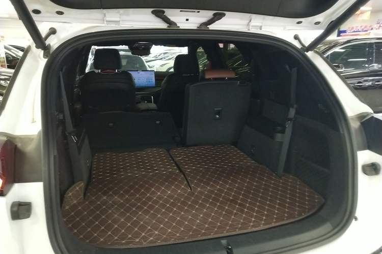 Used BYD Tang New Energy 2024 DM-i Glory Edition 112KM Prestige Model Trunk