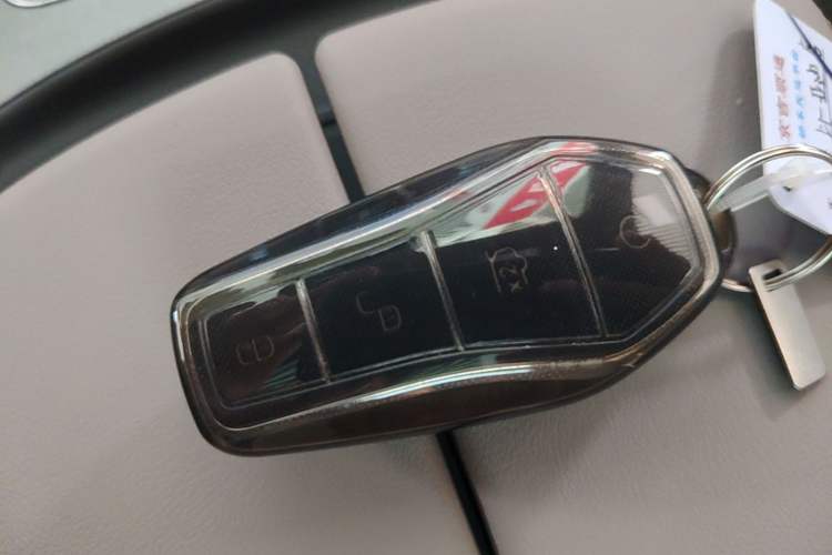 Used BYD Tang New Energy 2024 DM-i Glory Edition 112KM Prestige Model Vehicle Key