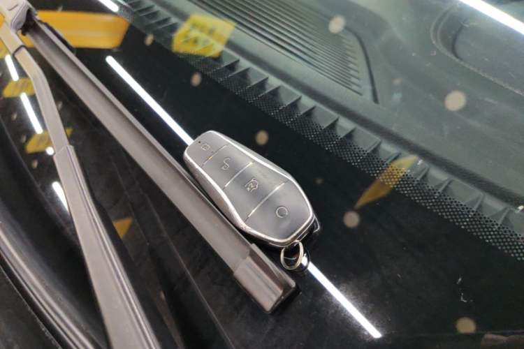 Used BYD Tang New Energy 2024 DM-i Glory Edition 112KM Prestige Model Vehicle Key