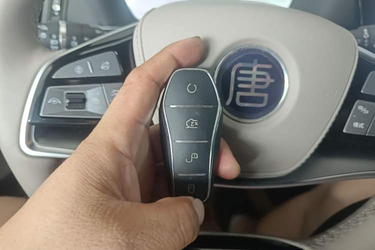 Used BYD Tang New Energy 2024 DM-i Glory Edition 112KM Flagship Model Vehicle Key