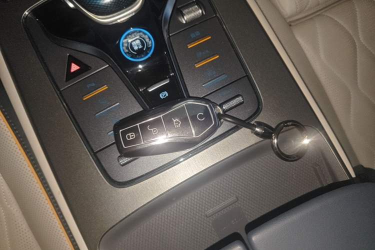 Used BYD Tang New Energy 2024 EV Champion Edition 730KM Deluxe Model Vehicle Key