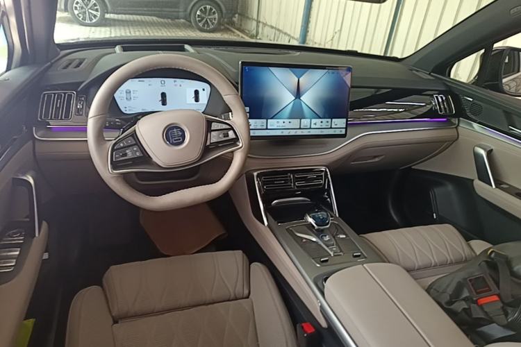 Used BYD Tang New Energy 2025 Intelligent Driving Version DM-i 115KM Flagship Edition Center Console