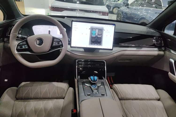 Used BYD Tang New Energy 2025 Intelligent Driving Version DM-i 115KM Flagship Edition Center Console