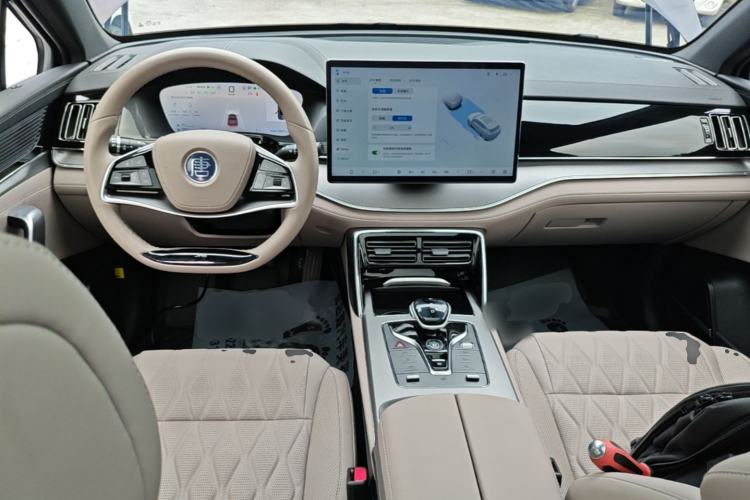 Used BYD Tang New Energy 2025 DM-i 115KM Prestige Model Center Console