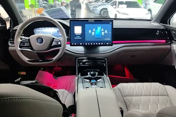 Used BYD Tang New Energy 2025 DM-i 115KM Prestige Model Center Console