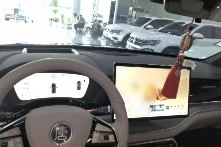Used BYD Tang New Energy 2025 Intelligent Driving Version DM-i 115KM Flagship Edition Center Console
