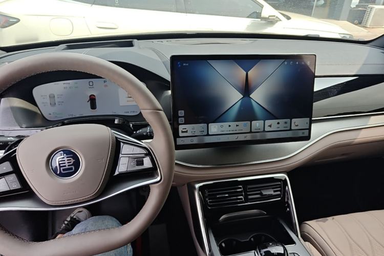 Used BYD Tang New Energy 2025 Intelligent Driving Version DM-i 115KM Flagship Edition Center Console