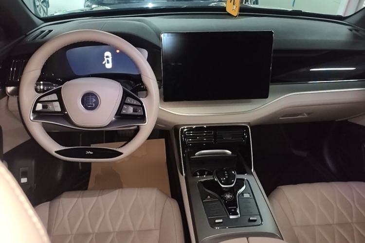 Used BYD Tang New Energy 2025 DM-i 115KM Prestige Model Center Console