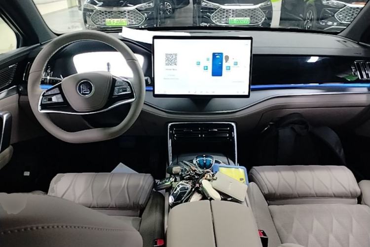Used BYD Tang New Energy 2025 Intelligent Driving Version DM-i 115KM Flagship Edition Center Console
