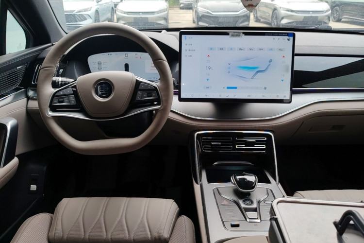 Used BYD Tang New Energy 2025 Intelligent Driving Version DM-i 115KM Flagship Edition Center Console