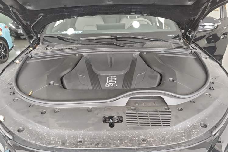 Used BYD Tang New Energy 2025 Model Smart Drive Version DM-i 175KM Deluxe Version Engine Bay
