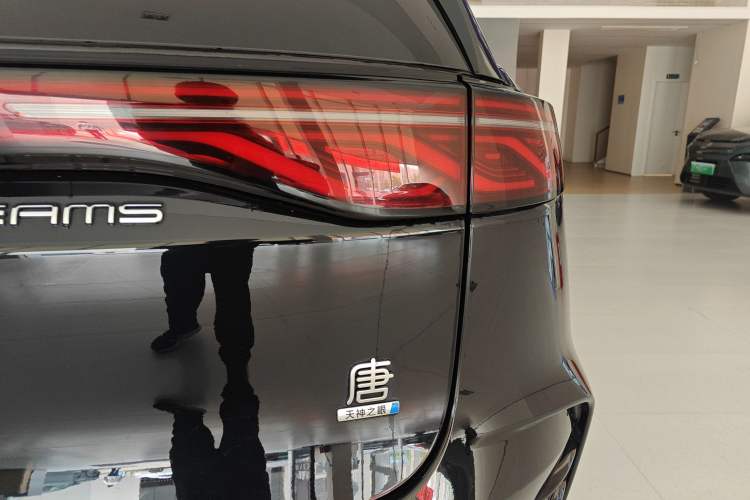 Used BYD Tang New Energy 2025 Intelligent Driving Version DM-i 115KM Flagship Edition Exterior 3