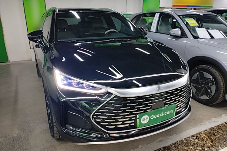 Used BYD Tang New Energy 2025 DM-i 115KM Prestige Model Front Right 45 Deg