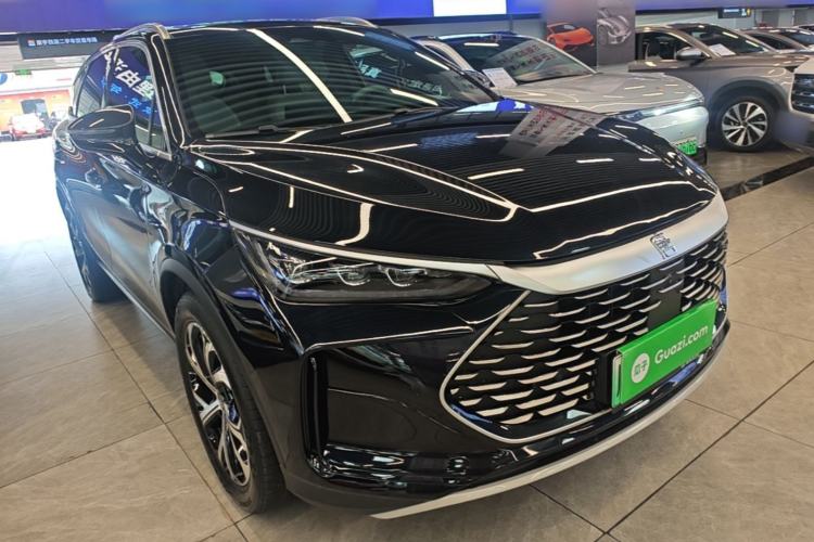 Used BYD Tang New Energy 2025 DM-i 115KM Prestige Model Front Right 45 Deg