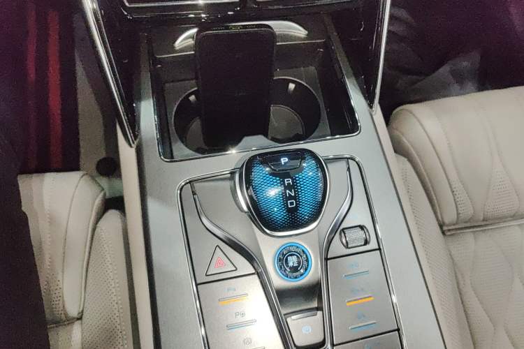 Used BYD Tang New Energy 2025 Intelligent Driving Version DM-i 115KM Flagship Edition Gear Lever